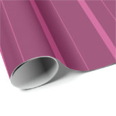 Dunkle Himbeerstreifen Geschenkpapier (Rolleneckpunkt)