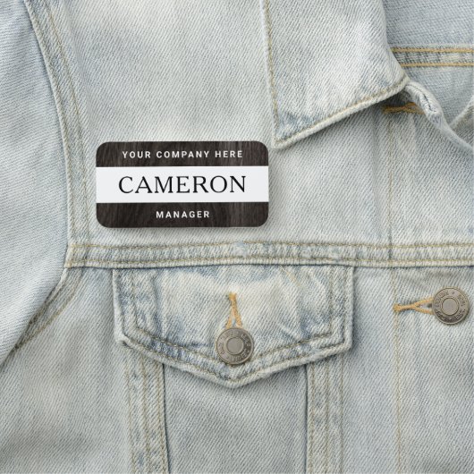 Dunkle Holzkörnigkeit, weiße Bezeichnung, Titel un Namensschild (Beispiel)