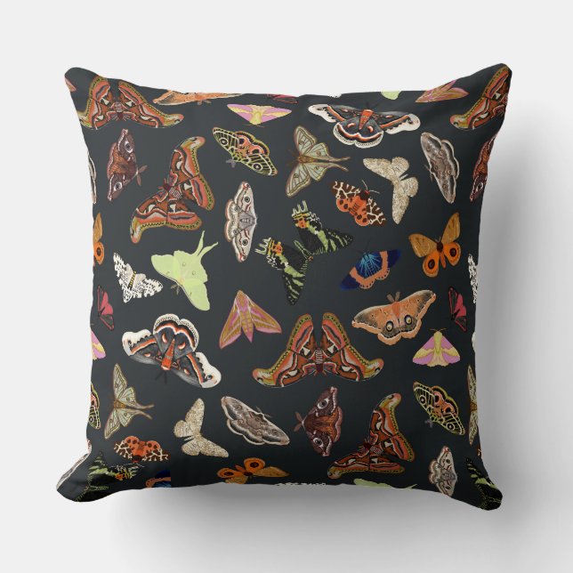 Dunkle Kernmotten Kissen (Vorderseite)