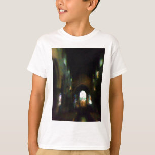Dunkle Kirche T-Shirt