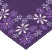 Dunkle Lila Blume Doodle Border Tischdecke (Schrägansicht)