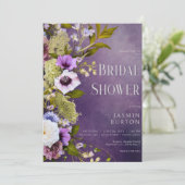 Dunkle Lila Blüten und dunkle Flora Modernes Braut Einladung (Stehend Vorderseite)