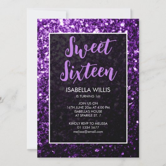 Dunkle lila Glitzern Sweet 16 elegante Schrift Einladung (Vorderseite)