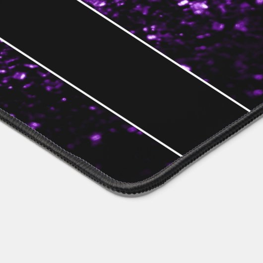 Dunkle lila Imitate Glitzer Glitzern Monogram Schreibtischunterlage (Ecke)
