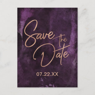 Dunkle Lila- und Rose-Goldhochzeit speichern Sie d Ankündigungspostkarte