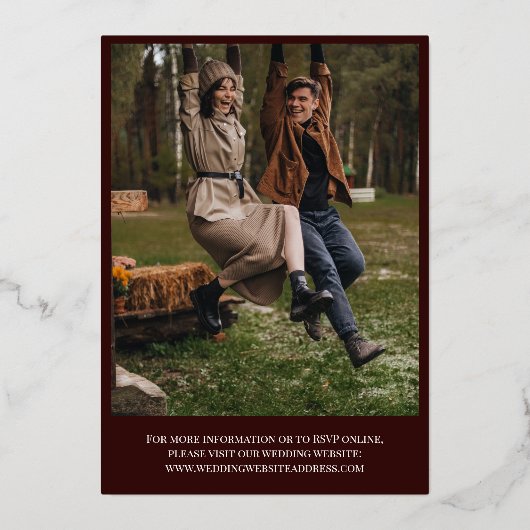 Dunkle Maroon Gold Clean Foto Collage informell Folieneinladung (Rückseite)