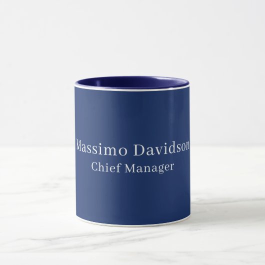 Dunkle moderne minimalistische einfache Serifensch Tasse (Zentrum)