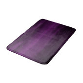 Dunkle Moody Lila Plum Moderne Aquarellfarben Badematte (Schrägansicht)