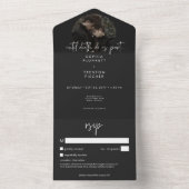 Dunkle Moody Minimal Moth Foto mit Details Hochzei All In One Einladung (Innen Boden)