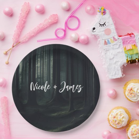 Dunkle Moody-Waldbäume bei Twilight-Hochzeit Pappteller (Party)