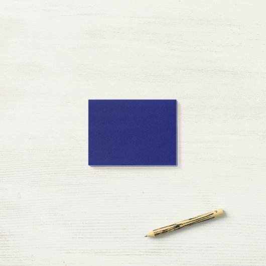 Dunkle Navy Solid Color Post-it Klebezettel (Auf Schreibtisch)