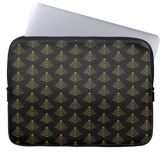Dunkle Obsidian-Gold-Cyber-Pyramide-Neo-Deco-Rüstu Laptopschutzhülle (Vorderseite)