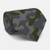 Dunkle Olive Camouflage in Kohle und Grau Krawatte (Gerollt)