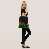Dunkle Pastellrote Blumengestaltung Tasche (Am Model)