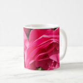 Dunkle Pinke Kamelie Kaffeetasse (VorderseiteRechts)