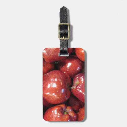 Dunkle rote Äpfel Gepäckanhänger (Vorderseite vertikal)