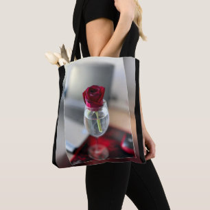 Dunkle rote Rose Tasche