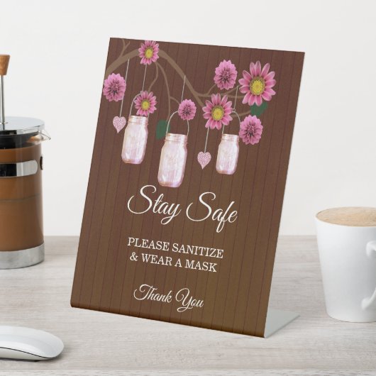 Dunkle rustikal rosa Blumenmason Jar Hochzeitsiche Sockelschild (In SItu)