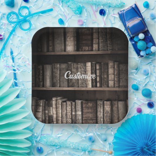 Dunkle Rustikale Bücherregale Hintergrund Pappteller (Party)