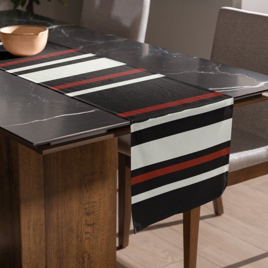 Dunkle Schokolade, braune Streifen Großer Tischläufer