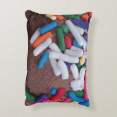 Dunkle Schokolade Eiscreme mit Regenbogensprinklen Dekokissen (Rückseite(Vertikal))