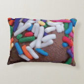 Dunkle Schokolade Eiscreme mit Regenbogensprinklen Dekokissen (Rückseite)