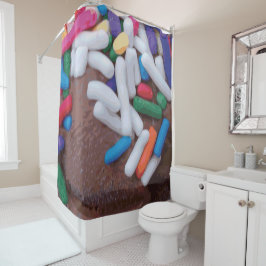 Dunkle Schokolade Eiscreme mit Regenbogensprinklen Duschvorhang