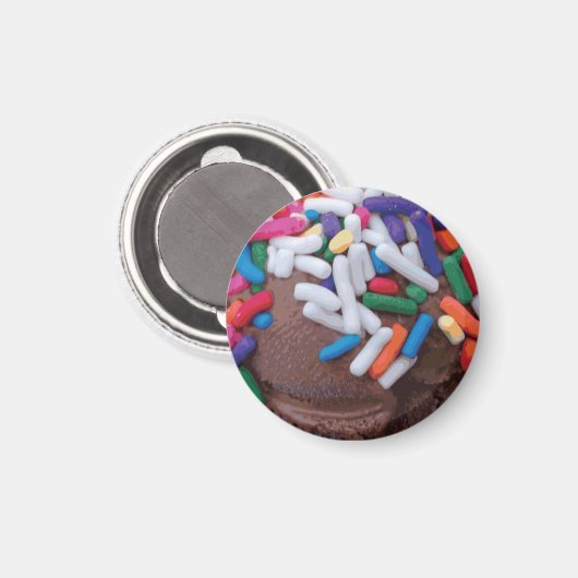 Dunkle Schokolade Eiscreme mit Regenbogensprinklen Magnet (Vorderseite/Rückseite)