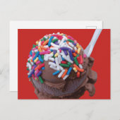 Dunkle Schokolade Eiscreme mit Regenbogensprinklen Postkarte (Vorne/Hinten)