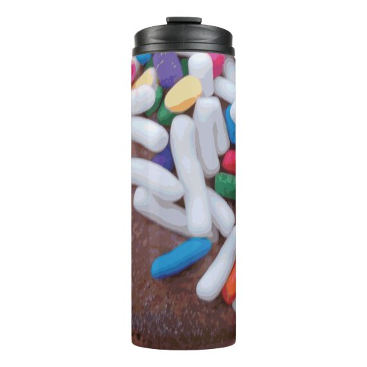 Dunkle Schokolade Eiscreme mit Regenbogensprinklen Thermosbecher (Vorderseite)
