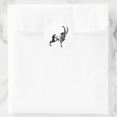 Dunkle Silhouette Ram in Schwarzweißmonogramm Runder Aufkleber (Tasche)