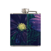 Dunkle violette Blumen Foto Art Monogramm Flachmann (Rückseite)