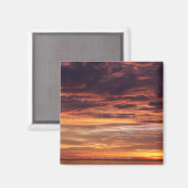Dunkle Wolken in orangefarbenem Himmel Magnet (Vorderseite/Rückseite)