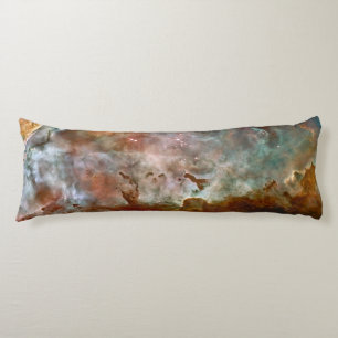 Dunkle Wolken von Carina Nebula Hubble Space Seitenschläferkissen