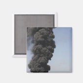 Dunkle Wolken von Rauch und Feuer entstehen Magnet (Vorderseite/Rückseite)