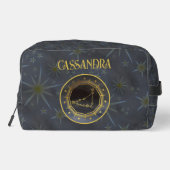 Dunkle Zodiac-Astrologie: Goldname von Capricorn Waschbeutel (Rückseite)