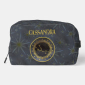 Dunkle Zodiac Astrologie: Taurus Black Gold Name Waschbeutel (Rückseite)