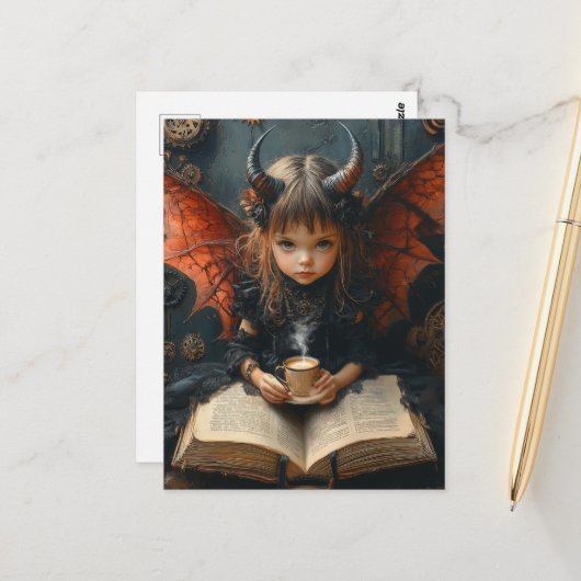Dunkler Engel mit Kaffee und einem Buch Postkarte (Vorderseite/Rückseite Beispiel)