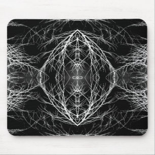 Dunkler Himmel und Baumzweige Mousepad