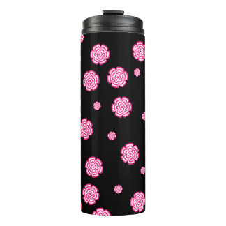 Dunkler Hintergrund helle, rosa Blume. abst Thermosbecher