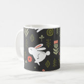 Dunkler Hintergrund, weiße Kaninchen, blumengeschm Kaffeetasse (Vorderseite Links)