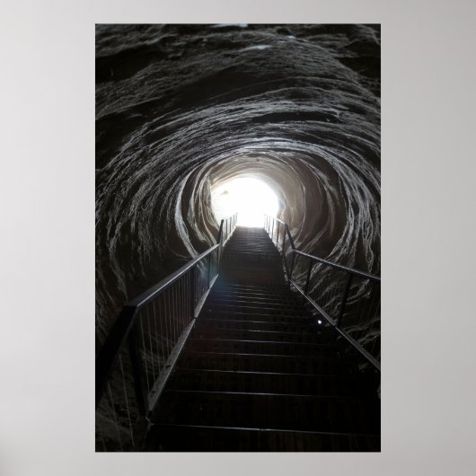 Dunkler Höhlentunnel Poster (Vorne)