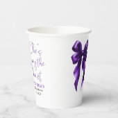 Dunkler Lila Bow. Sie bindet das Brautparty des Kn Pappbecher (Links)