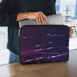 Dunkler Lila Individuelle Name Notebook-Sieb 15'' Laptopschutzhülle<br><div class="desc">Abstraktes lila Bild,  benutzerdefinierbarer Name</div>