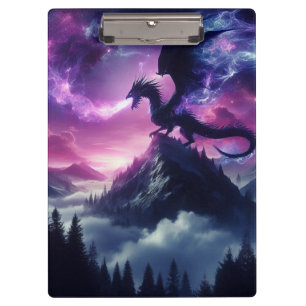 Dunkler, mittelalterlicher ätherischer Drache Klemmbrett