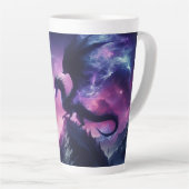 Dunkler, mittelalterlicher ätherischer Drache Milchtasse (Rechte Ecke)
