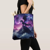 Dunkler, mittelalterlicher ätherischer Drache Tasche (Von Nahem)