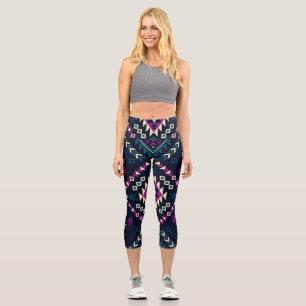 Dunkler Stamm Navajo, Vintag geometrisch. Capri Leggings