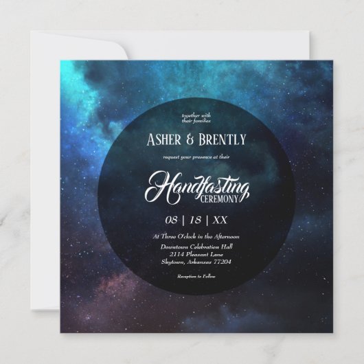Dunkler Sternenblauer Nebel Modernes Handfasten Einladung (Vorderseite)
