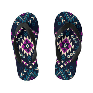 Dunkler tribaler Navajo, vintage geometrisch. Kinderbadesandalen